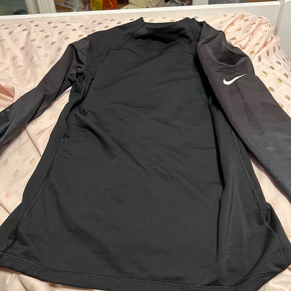 Nike long sleeve shirt never been worn size medium